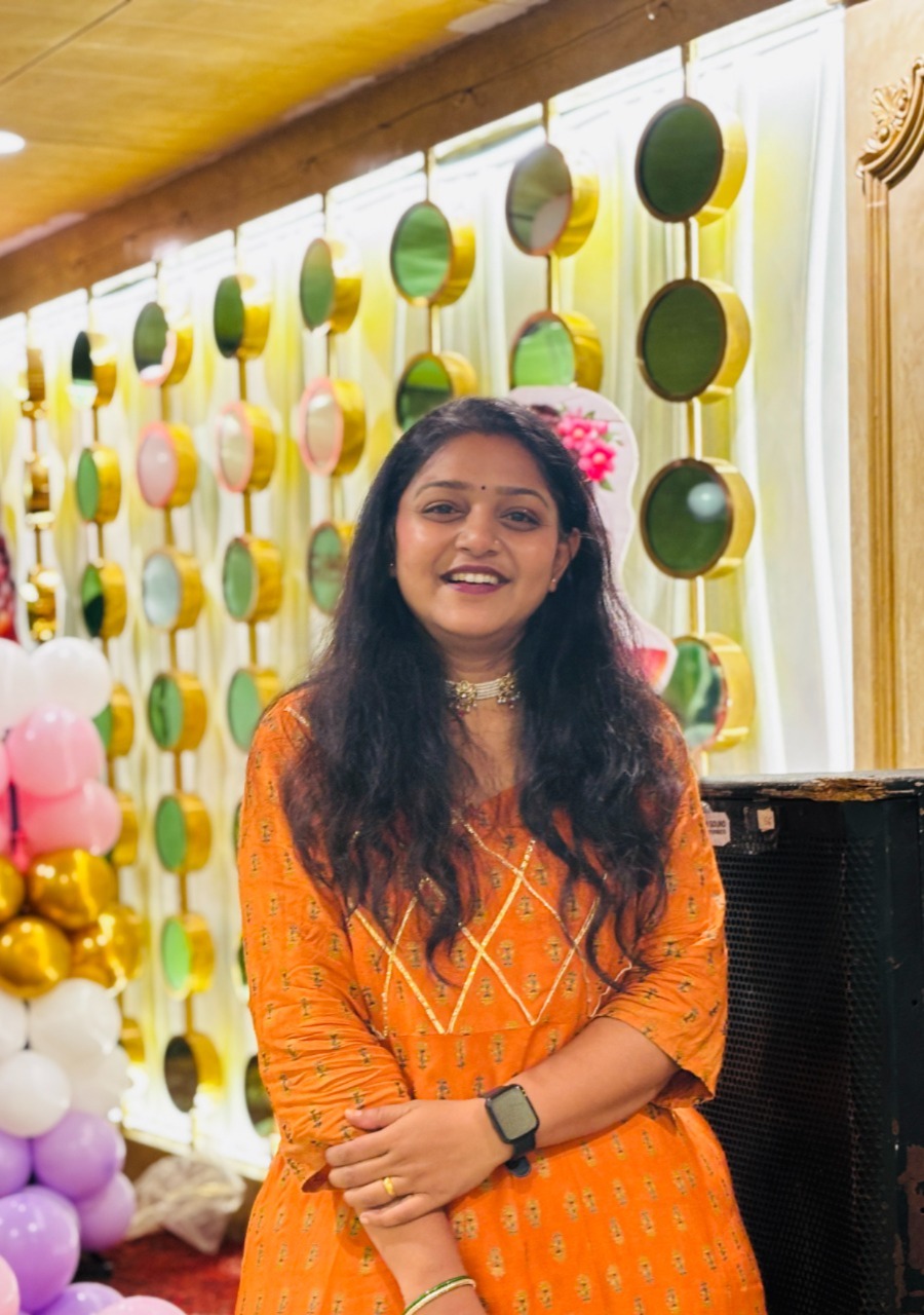 Happy Host Ruchi